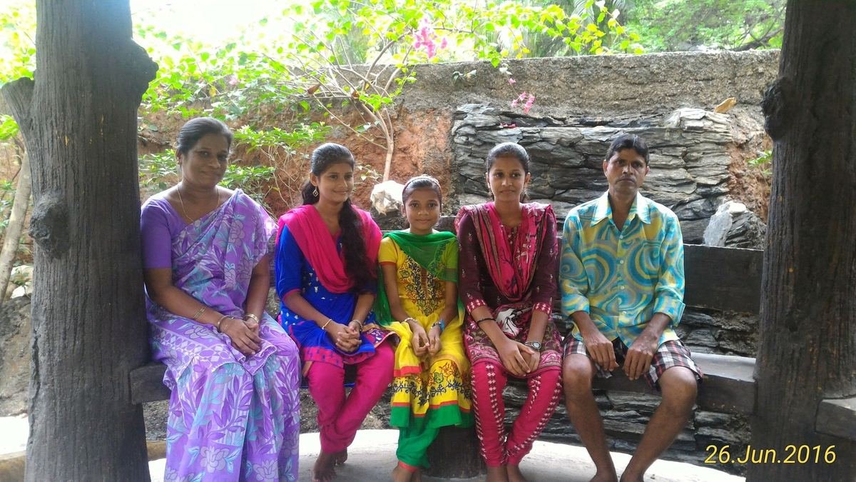 Members of the Hidush Foundation team at the school