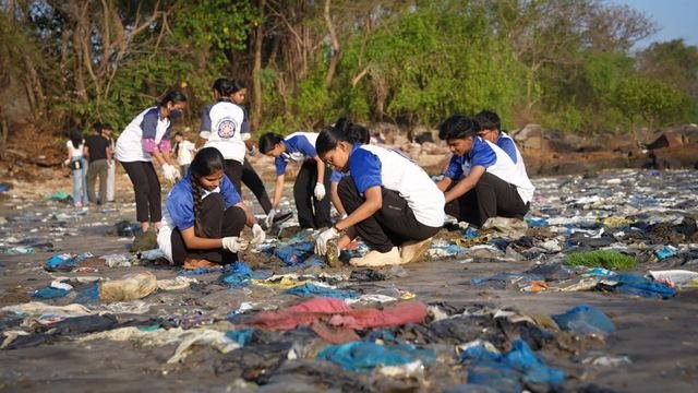Mega Beach Cleanup Drive at Dana Pani Beach, Malad