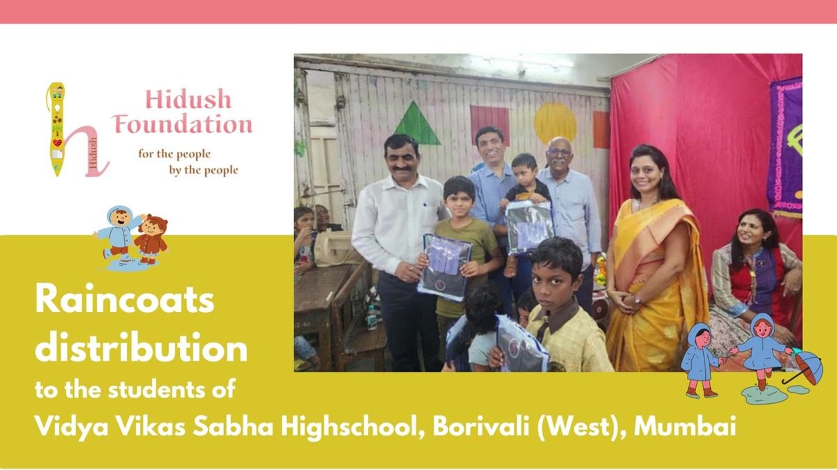 Students and teachers at the distribution