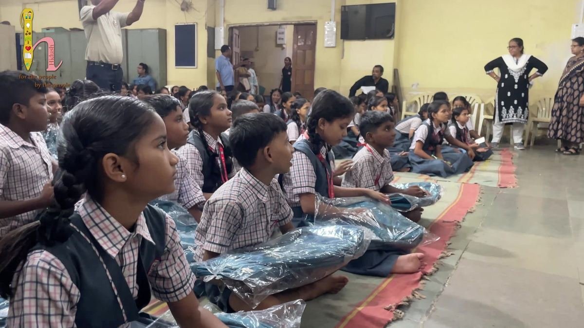 Students waiting for the distribution
