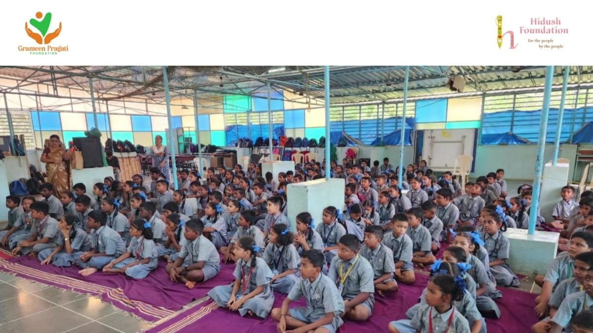 Students at the distribution