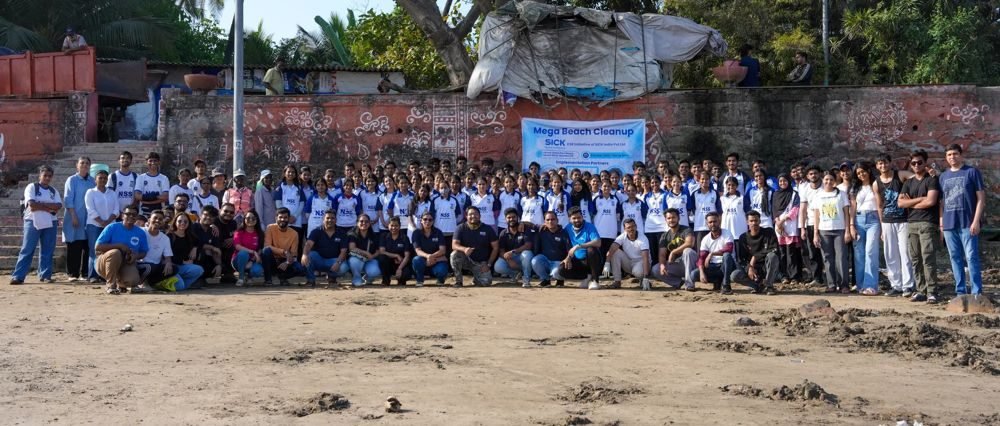 Beach cleanup at Dana Pani Beach, Malad West