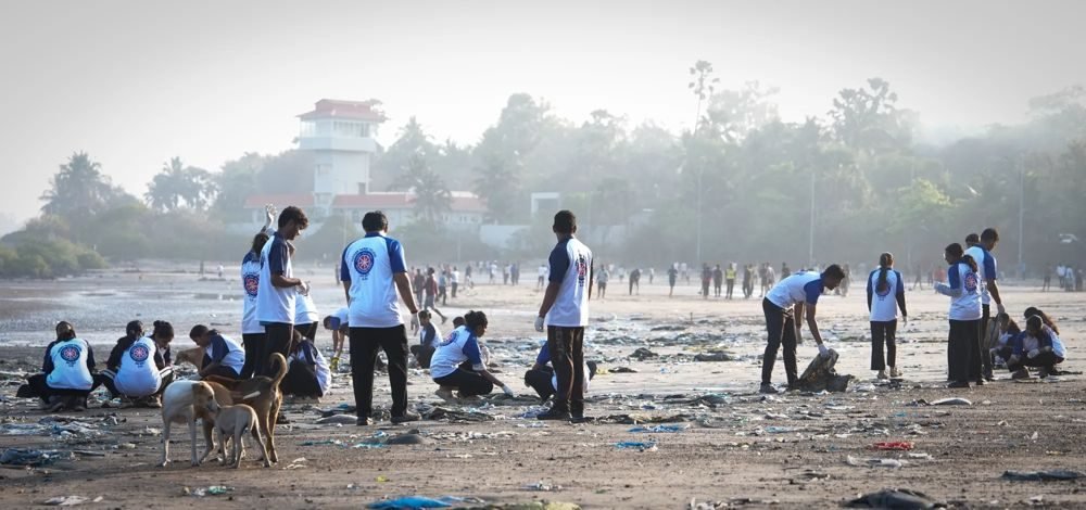 Beach cleanup at Dana Pani Beach, Malad West